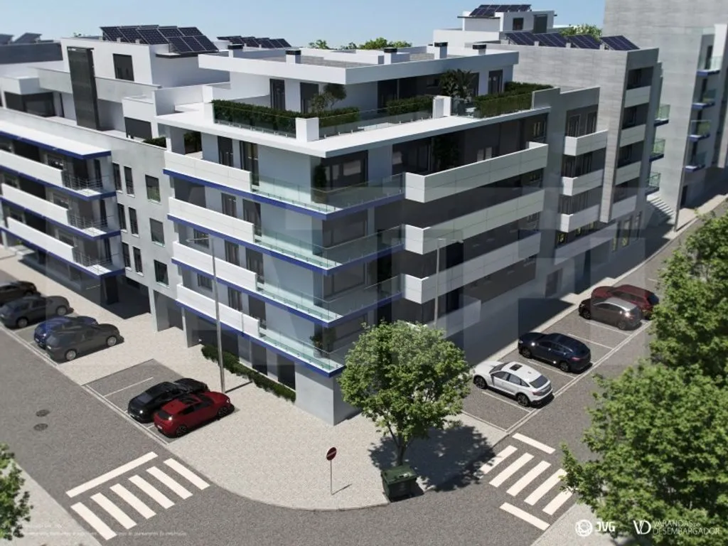 Luxury Flat with Terraces in Vale de Flores, Almada