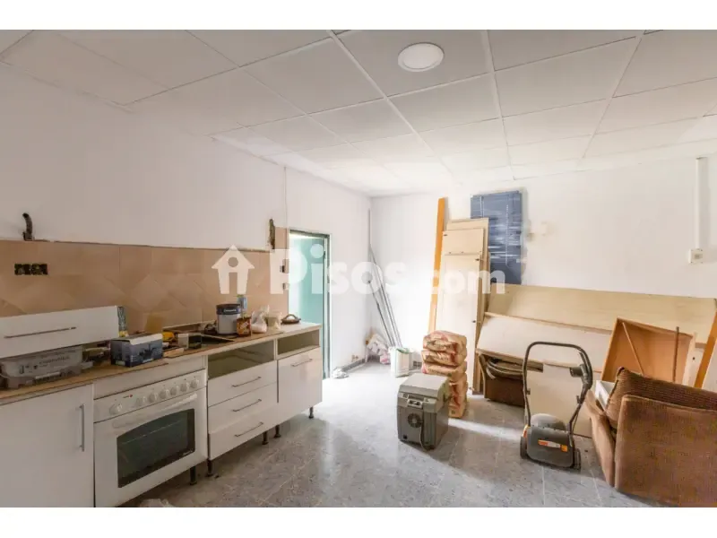 Kitchen - Mixed-Use Property with Dual Access in Tafalla