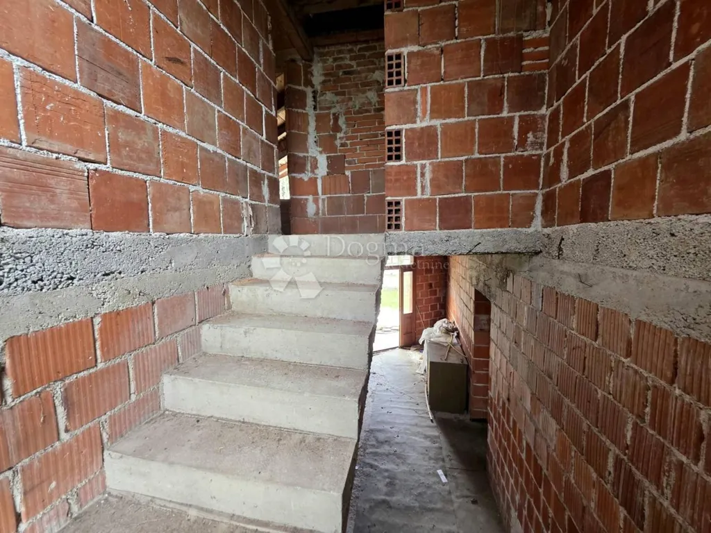 Toad - Multi-Storey House with Garden in Slunj
