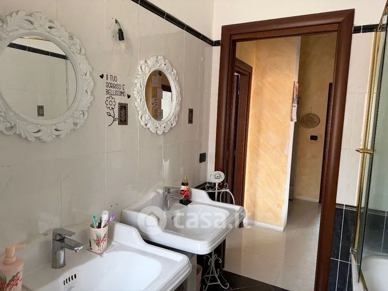 Salles de bain - Rustic Apartment with Balcony in Reggio Emilia