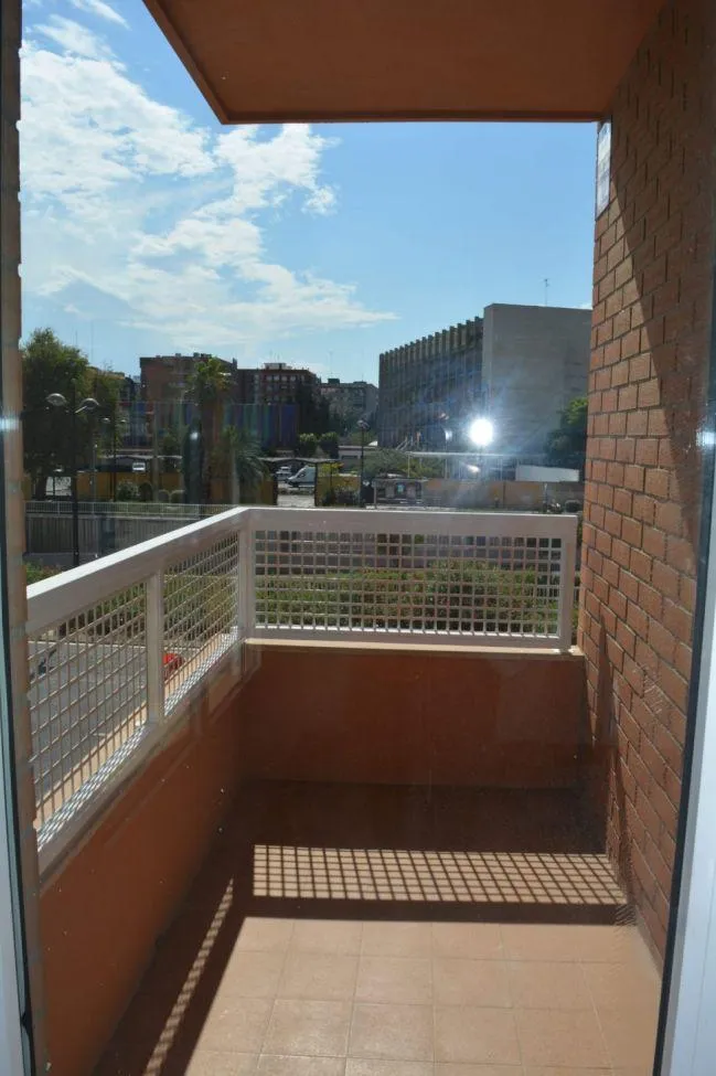 Balcony - Office with Corner Location in Valencia
