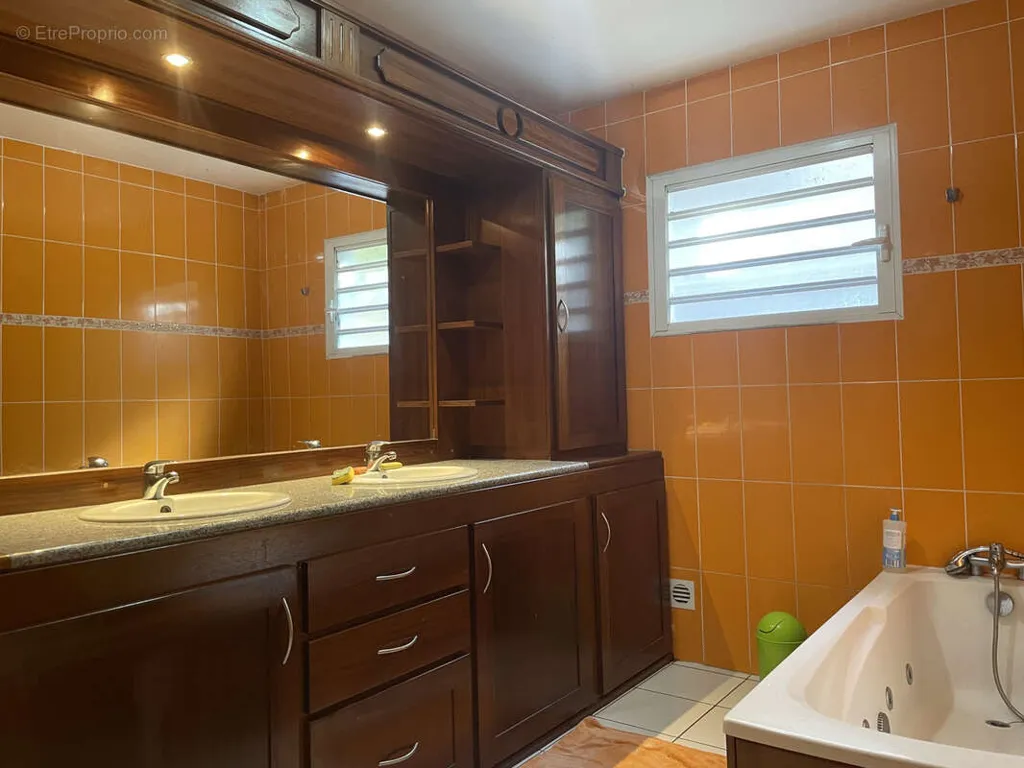 Bagni - House with Mountain View in Bois d’Olives