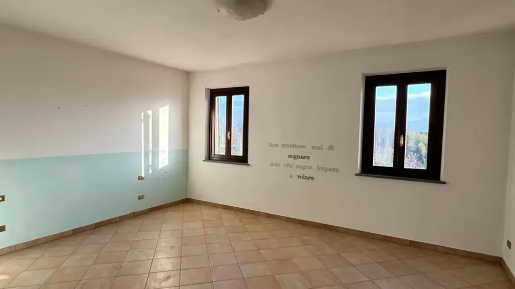 Pièces - Maison 7 pièces à IT