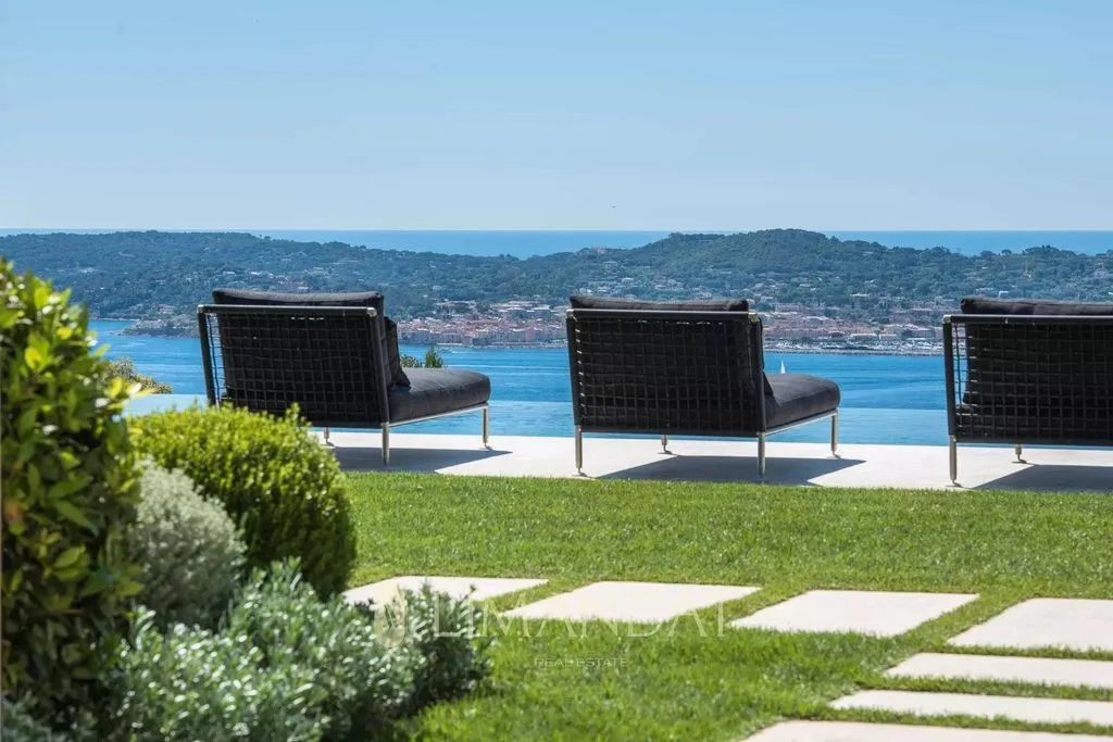 Terrass - Luxury Villa with Sea View in Grimaud