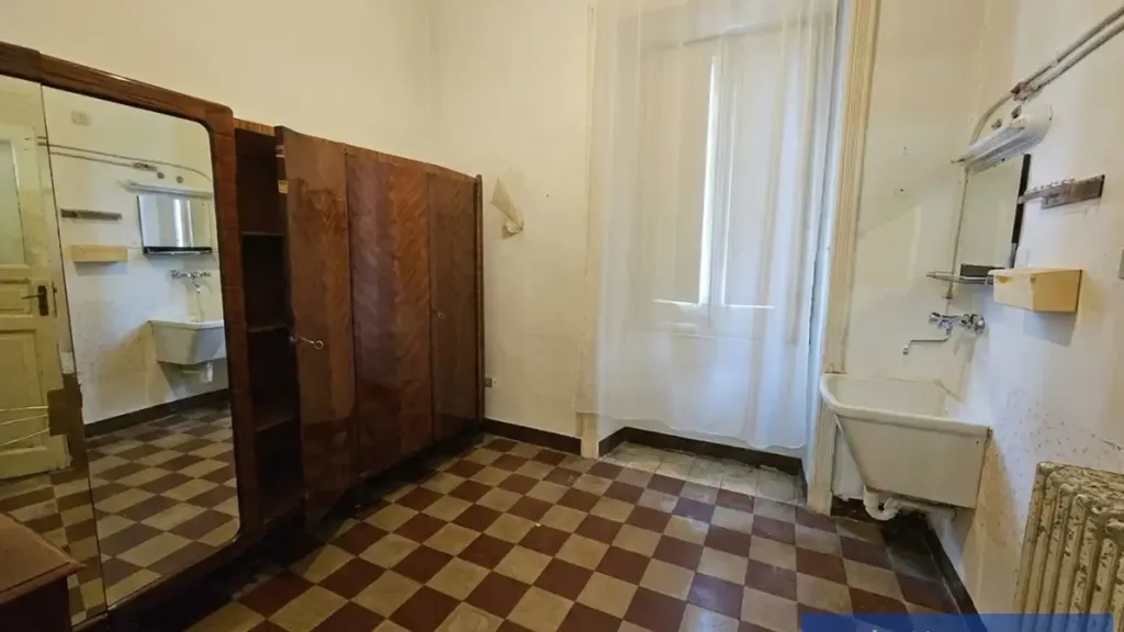 Vannitoad - Ground Floor Apartment with Parking in Enna