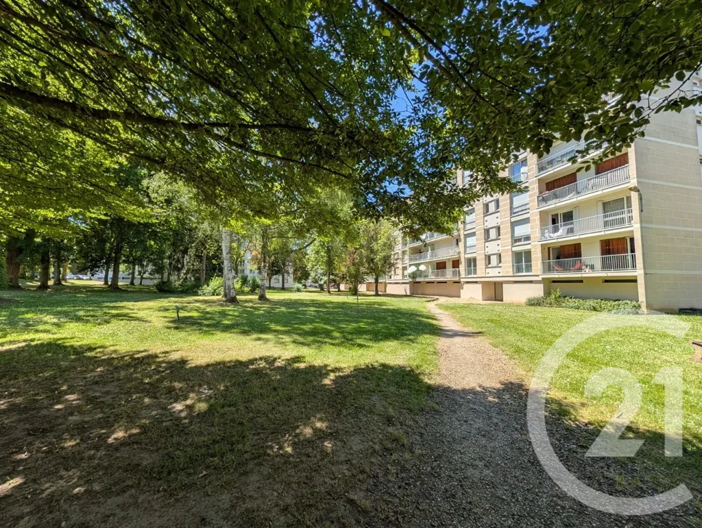 Jardin - Appartement avec Vue sur Parc à Épernon