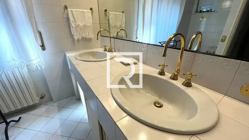 Bagni - Semi-detached House with Private Garden in Ravenna