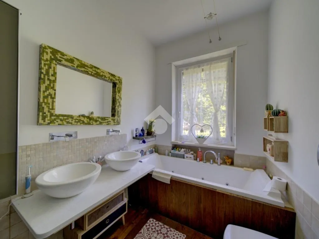 Salles de bain - Panoramic Villa with Pool in Reano