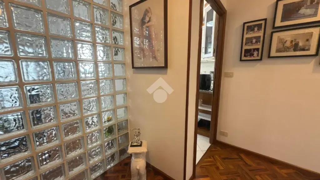 hallway_entrance