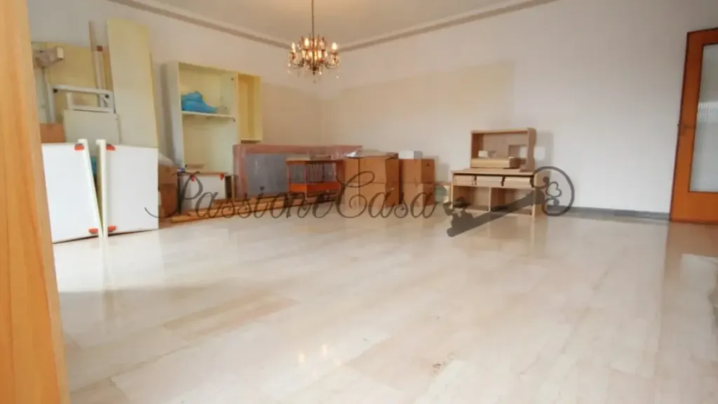 Séjour - Bright Apartment with Balcony in Vigevano Centre