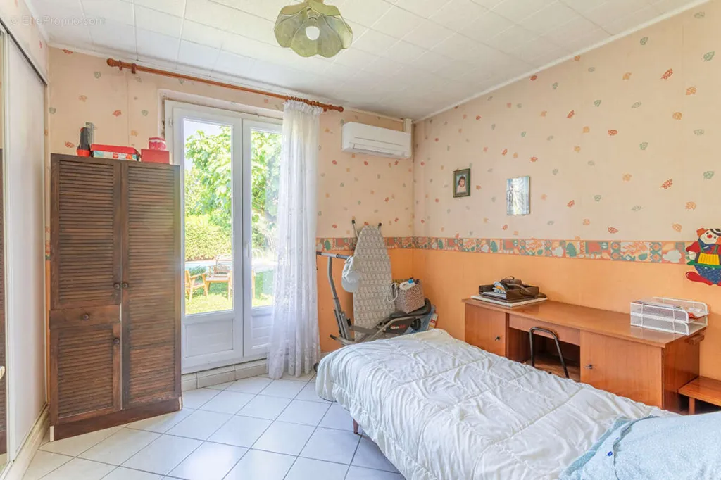 Maison avec Piscine et Jardin à Gignac-la-Nerthe
