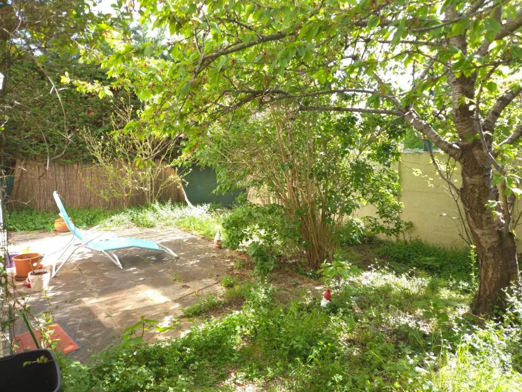 Giardino - Modern House with Garden in Montgeron