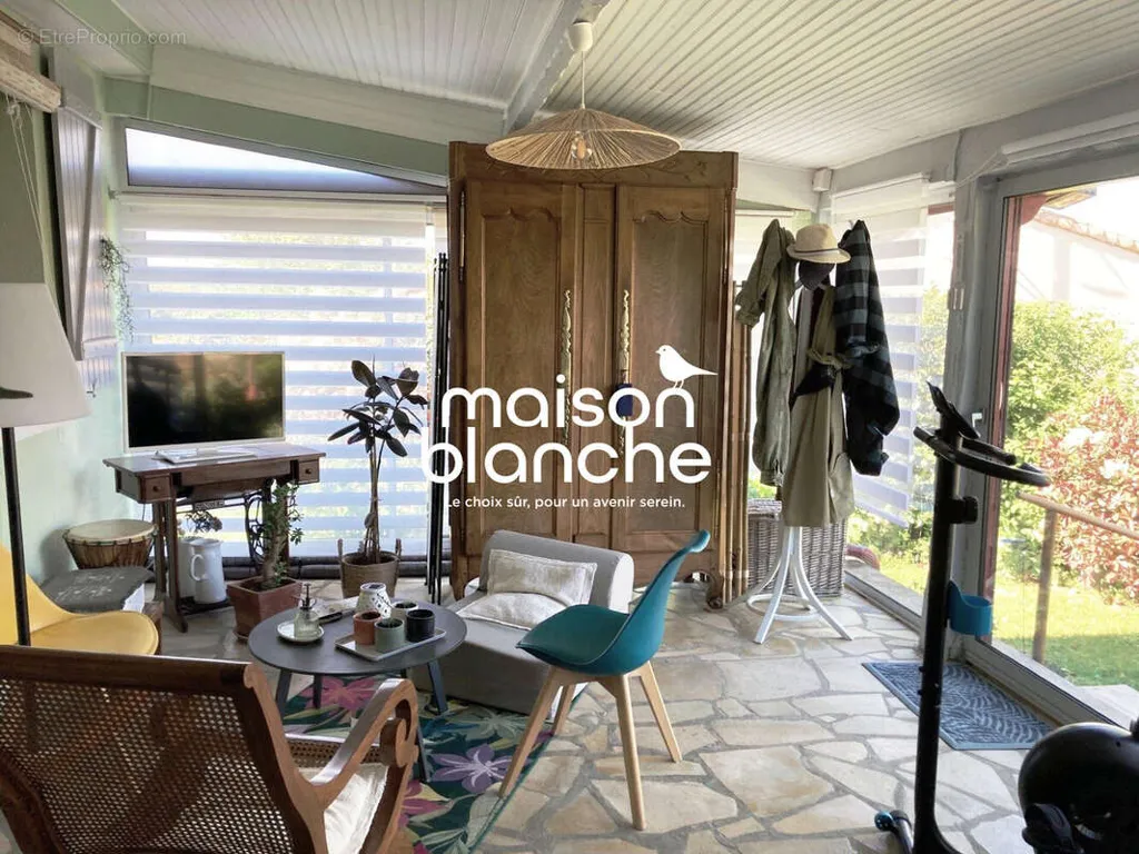 Terrasse - Maison avec Jardin à Nanteuil
