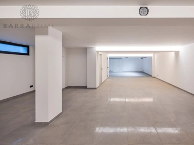 Garage - Contemporary Villa with Golf View in Vilamoura
