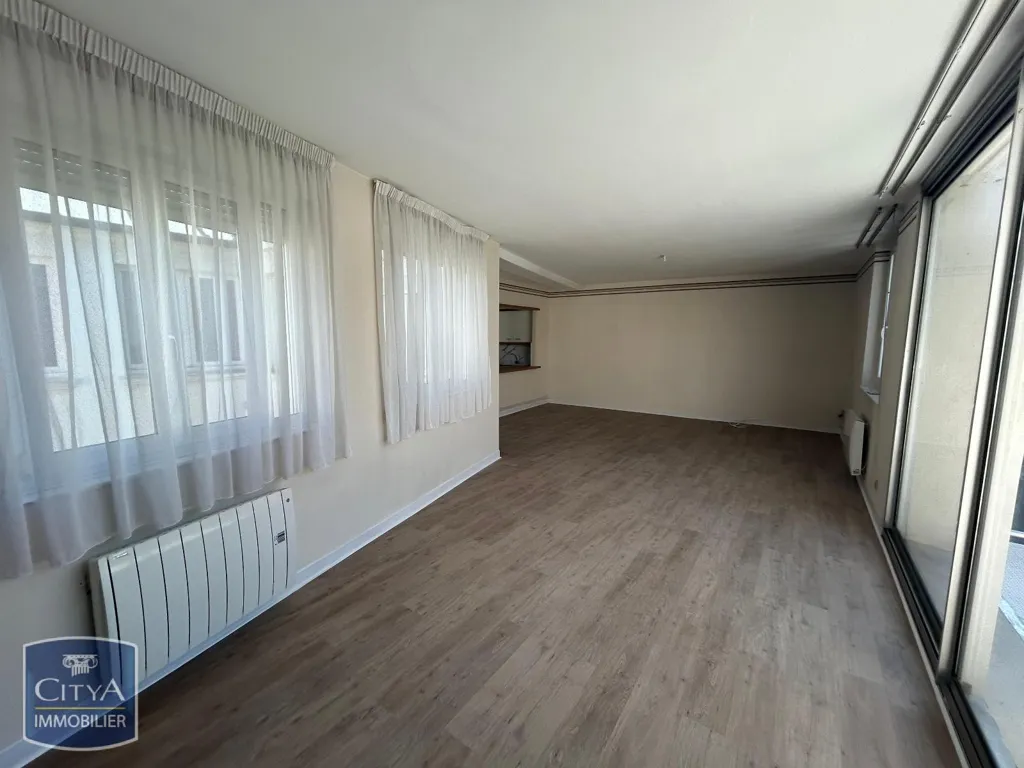 Pièces - Appartement 4 Pièces avec Terrasse au Centre de Saint-Quentin