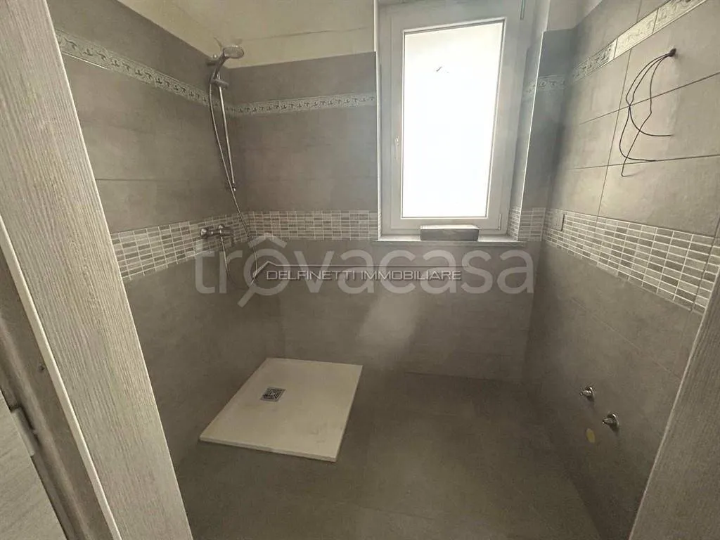 Salles de bain - New Class A4 Apartment with Terraces near Alba