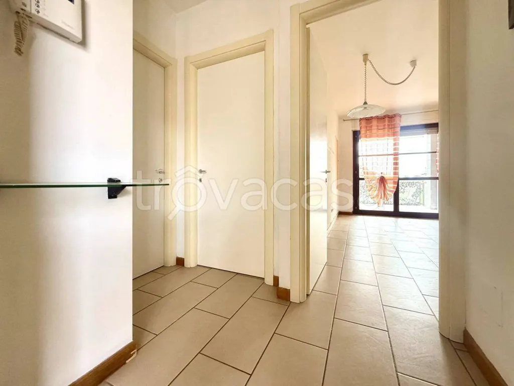 Entrée - Modern Studio with Terrace in Moncalieri