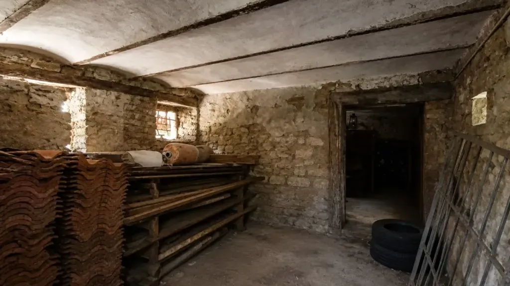 Utility Room - Rustic Stone Cottage with Forest Access in Galeata
