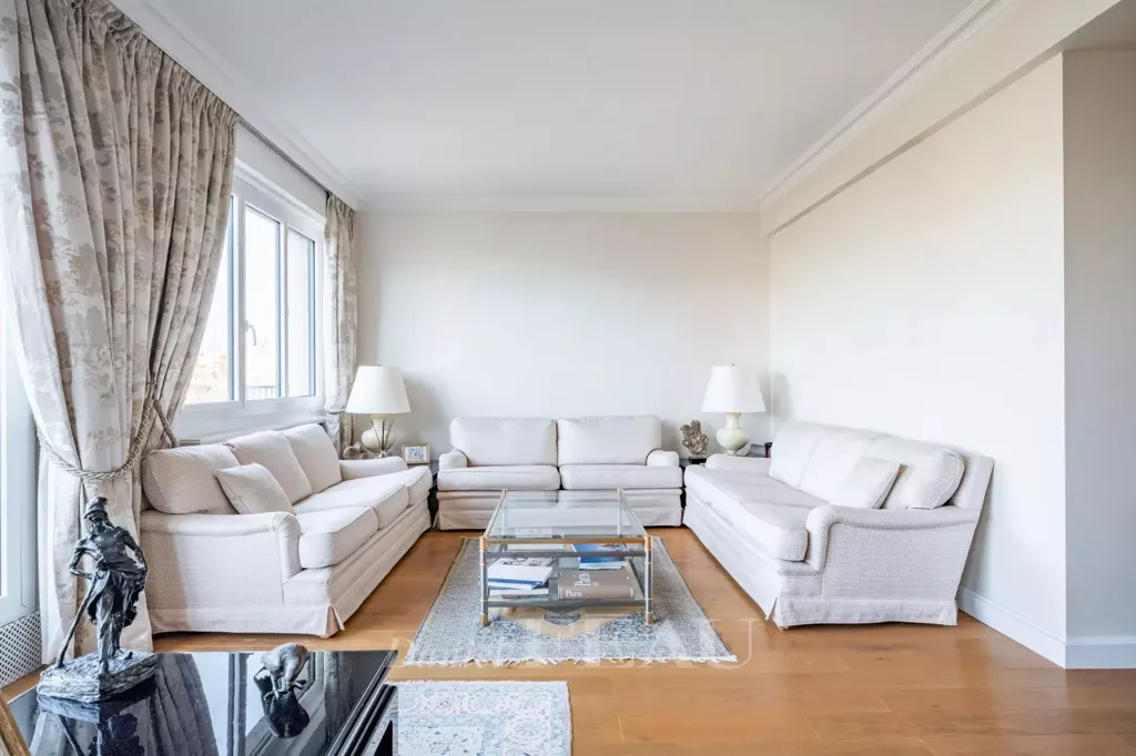 Séjour - Triplex avec Terrasse Panoramique à Neuilly-sur-Seine