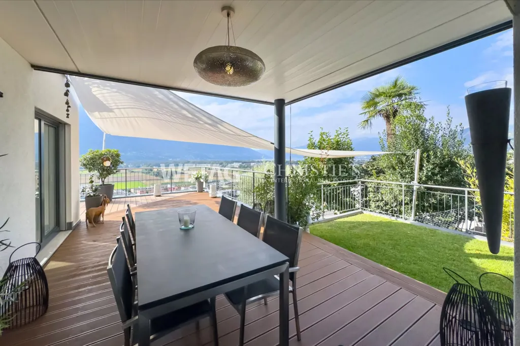 Terrass - Modern Villa with Terraces in Gordola