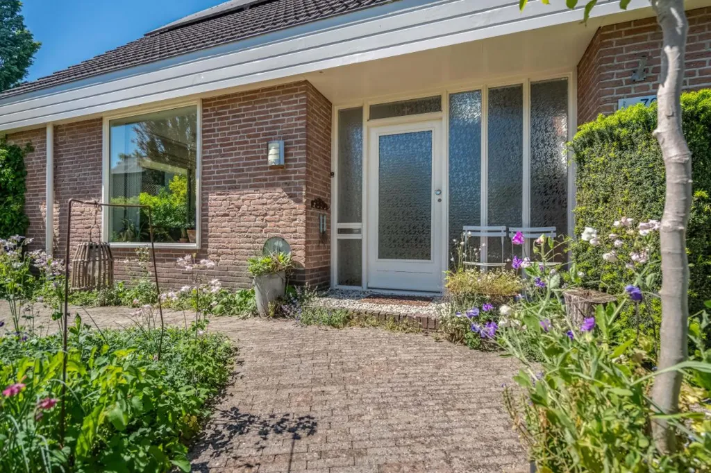 Extérieur - Characterful Bungalow with Garden in Hasselt