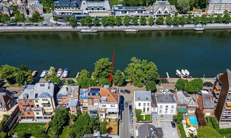 Õhuvaade - Mosan Villa with Development Potential in Jambes