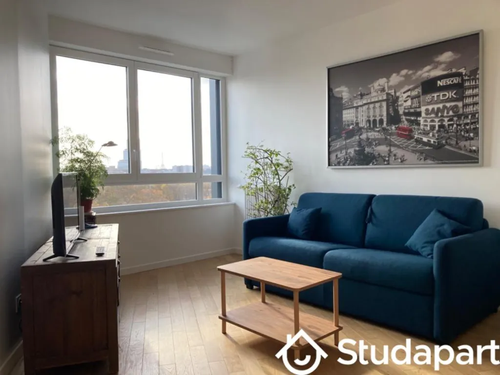 Elutuba - Bright Studio with Paris Views in Clichy