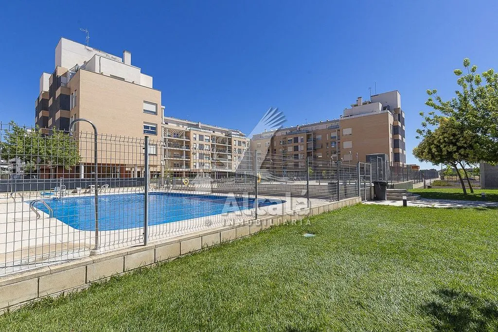 Bassein - Apartment with Pool in El Olivar, Alcalá de Henares