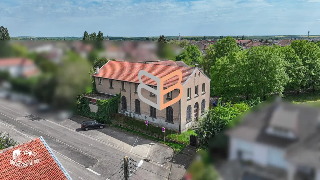 Õhuvaade - Converted Chapel House with Historic Setting in Jarny