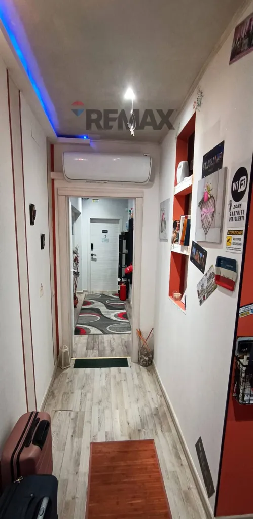 Entrée - Renovated Apartment with Two Balconies in Modena Centre
