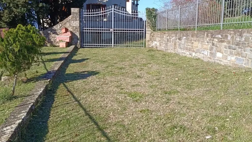 Aed - Feng Shui Villa with Garden in Reggello