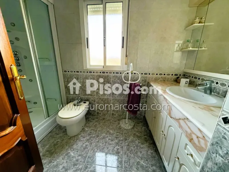 Salles de bain - Luxury Chalet with Private Pool in Elche