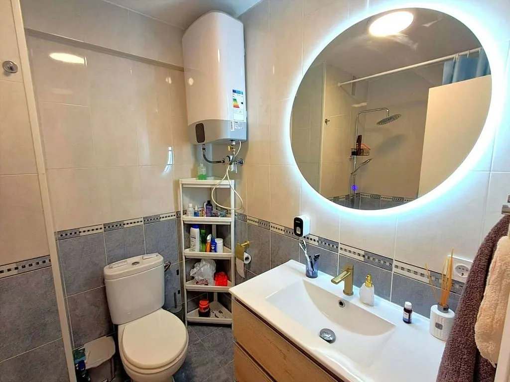 Vannitoad - 1-Bed Apartment with Pool in Benalmádena