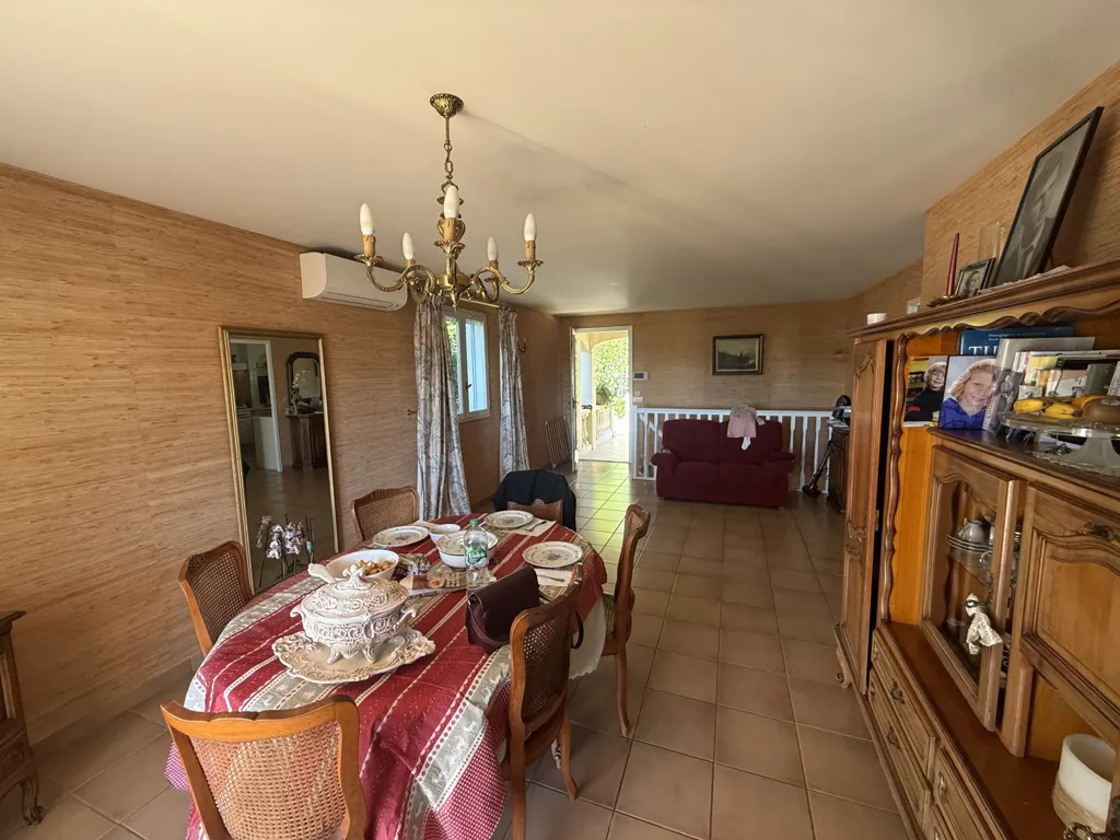 Salle à manger - Villa avec Piscine sur Valescure à Saint-Raphaël