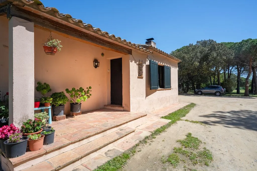 Esterno - Luxury House with Historic Tower in Mont-ras