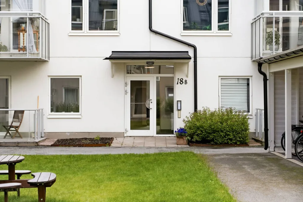 Aed - Modern Flat with Balcony in Brandholmen