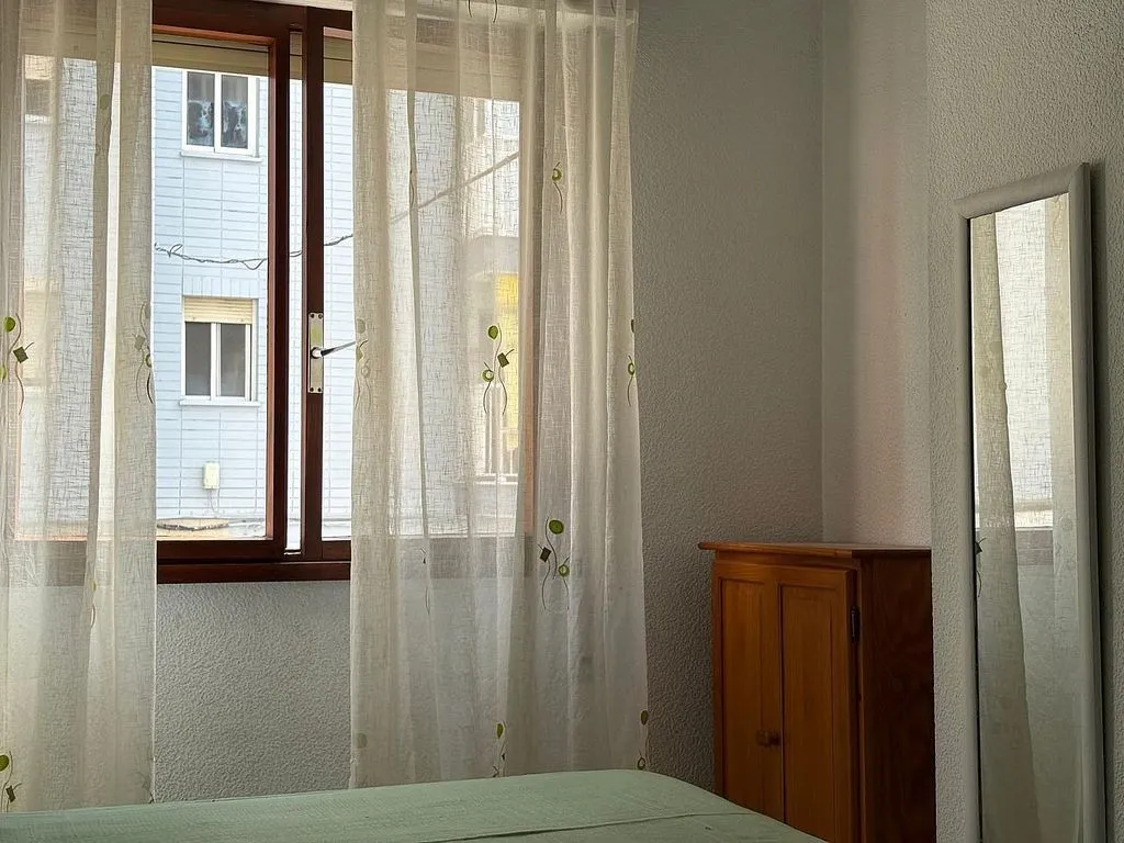Chambres - 3-Bed Apartment with Balcony in Benidorm
