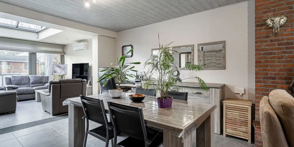 Sala da pranzo - Low-Rise Villa with Garden in Edegem
