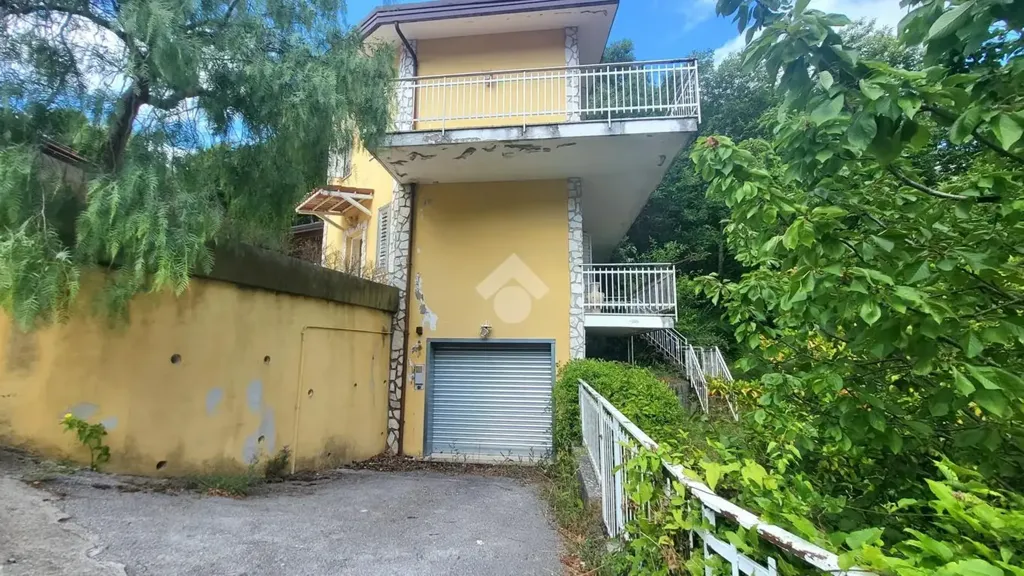 Exterior - Villa with Private Garden in Pietrastornina