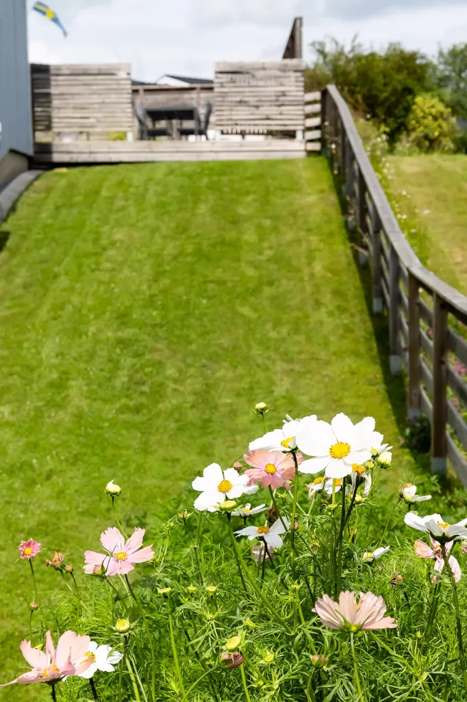 Aed - Stylish Duplex with Garden in Hovsta