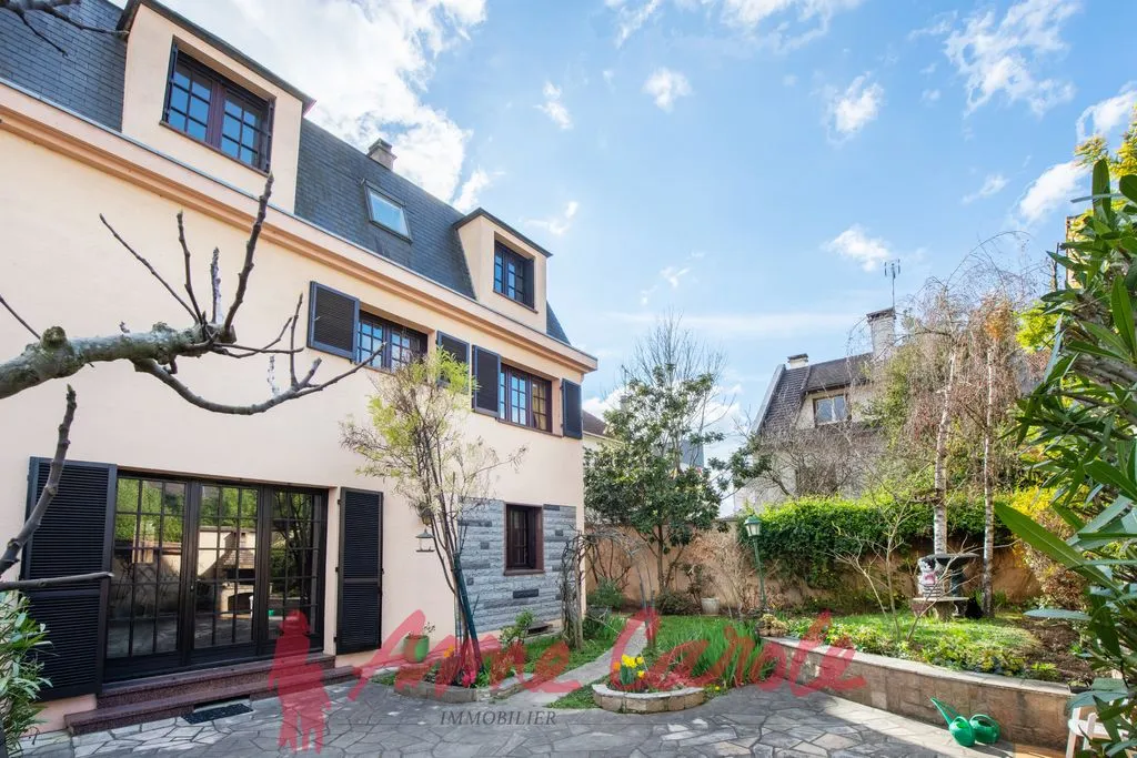 Terrass - 7-Bedroom Mason's House with Garden in Joinville-le-Pont