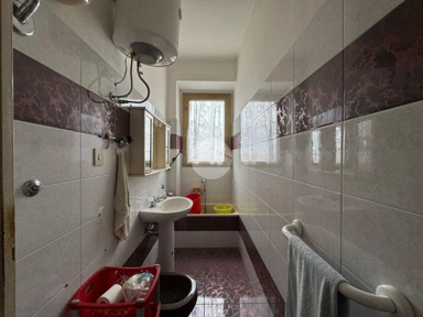 Salles de bain - 3-Bedroom Apartment with Balcony in Sassari