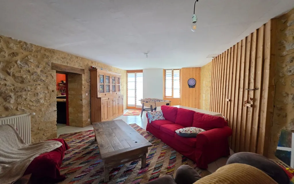 Séjour - Maison en Pierre Rénovée avec Piscine à Blasimon