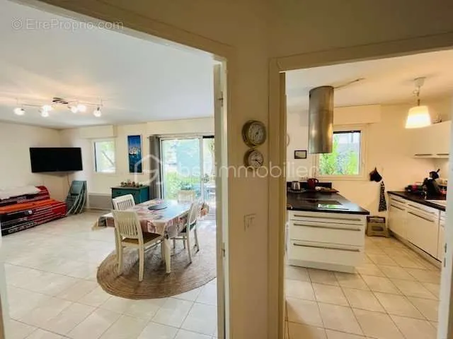 Cuisine - Appartement 3 Pièces avec Jardin à Baden