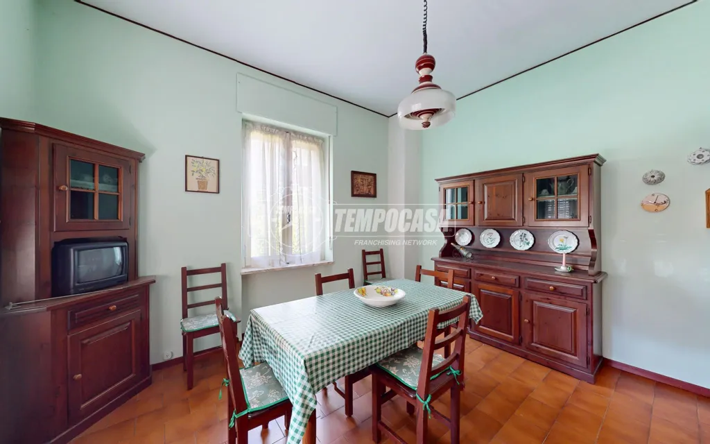 Dining Room - Independent Villa with Garden in Moretta