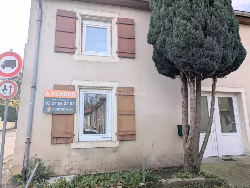 Välivaade - Townhouse with Renovation Potential in Neufchâteau