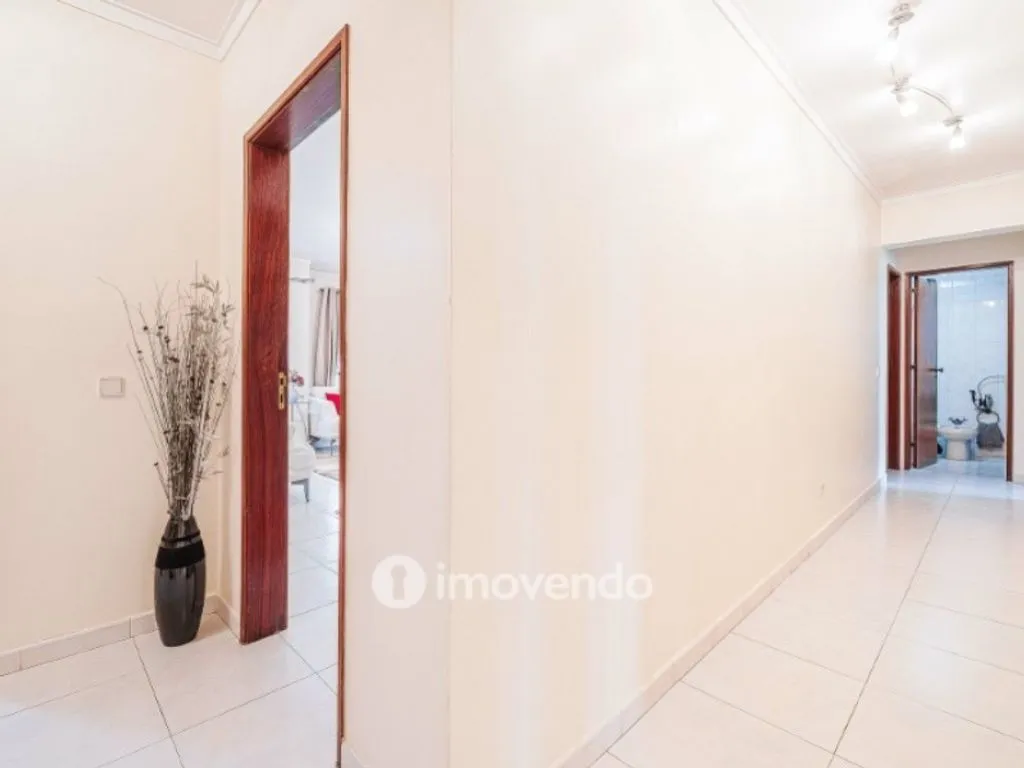 Entrée - Luxury Flat with Fireplaces in Almada