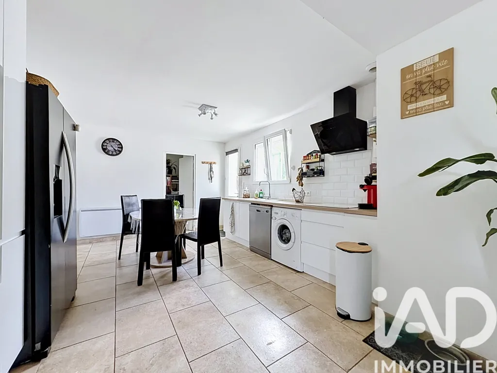 Cucina - Renovated Farmhouse with Pool in Montrichard