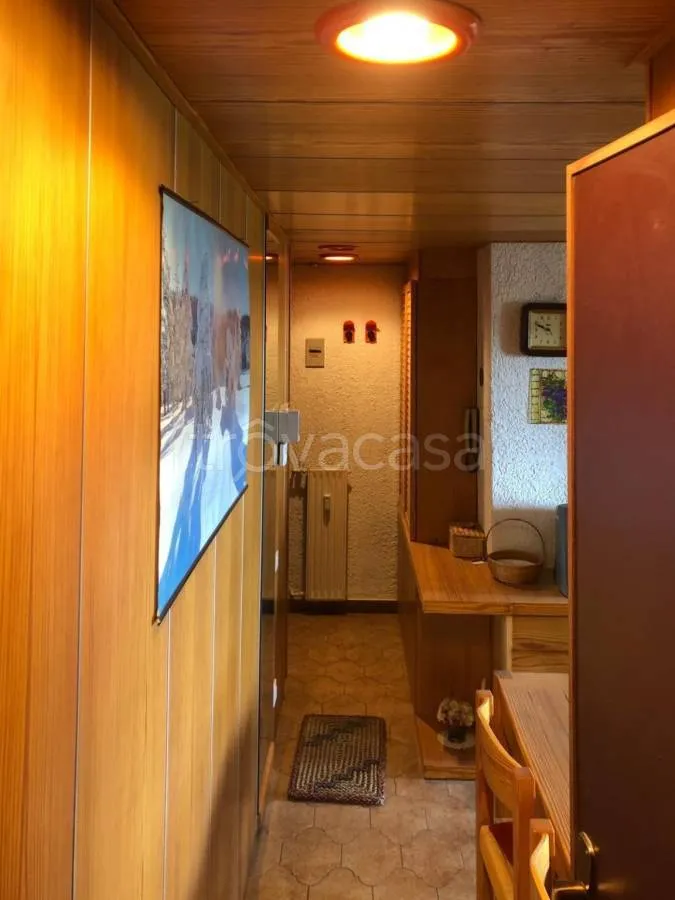 Ingresso - Armed Apartment with Balcony in Saint Gree, Viola