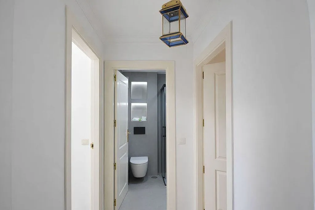 hallway_entrance